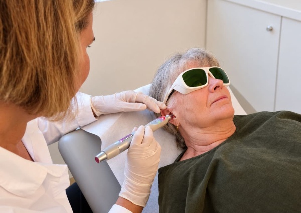 Arrêter de fumer au laser : efficacité, risques et tarifs